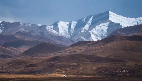 苍山负雪，明烛天南